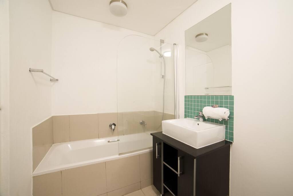 Apartment Center 3bed Spacious Secure